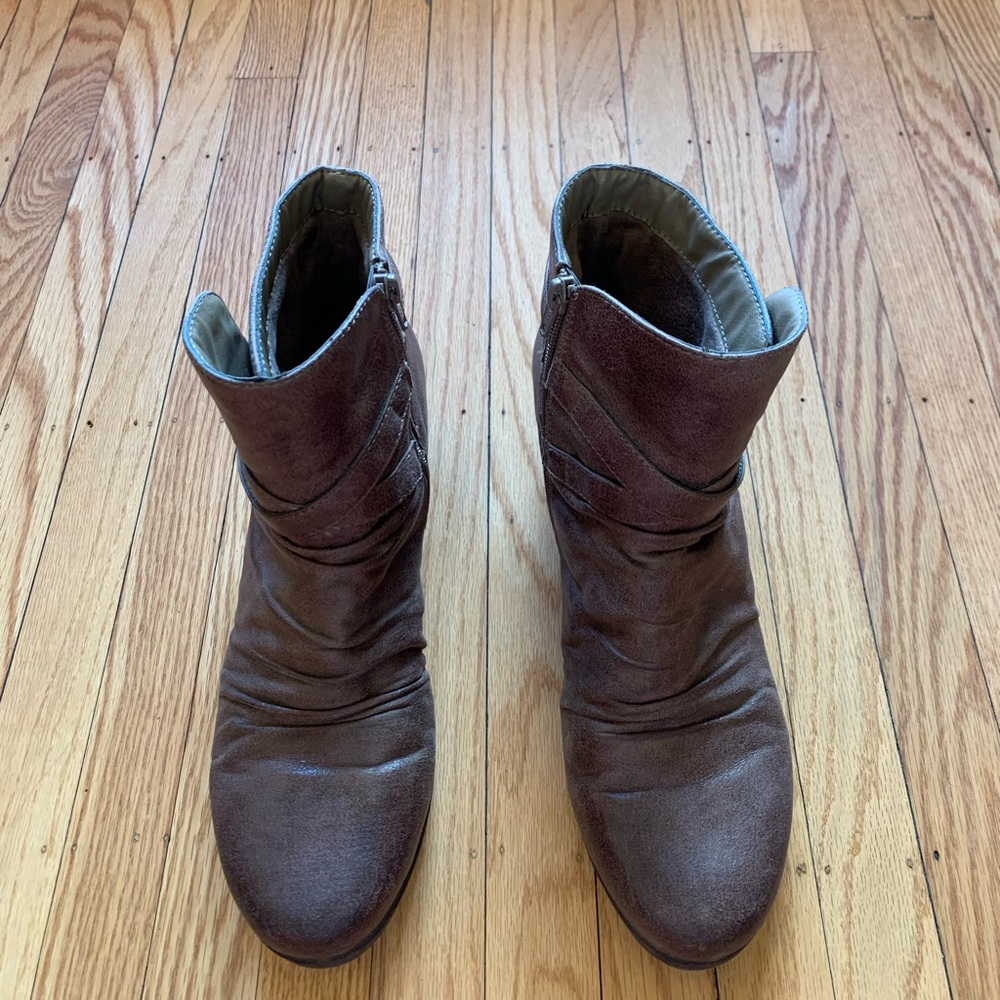 Baretraps Wedge Bootie - Picture 5 of 9